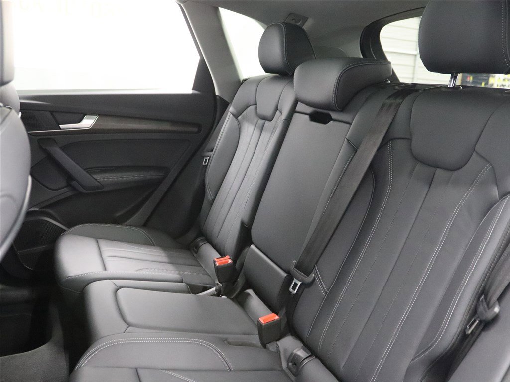 Used 2024 Audi Q5 2.0T Premium Plus image 12