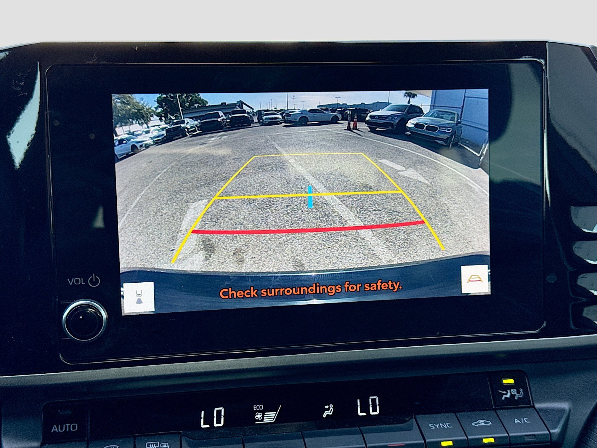 Used 2025 Toyota Camry SE w/ Convenience Package image 32