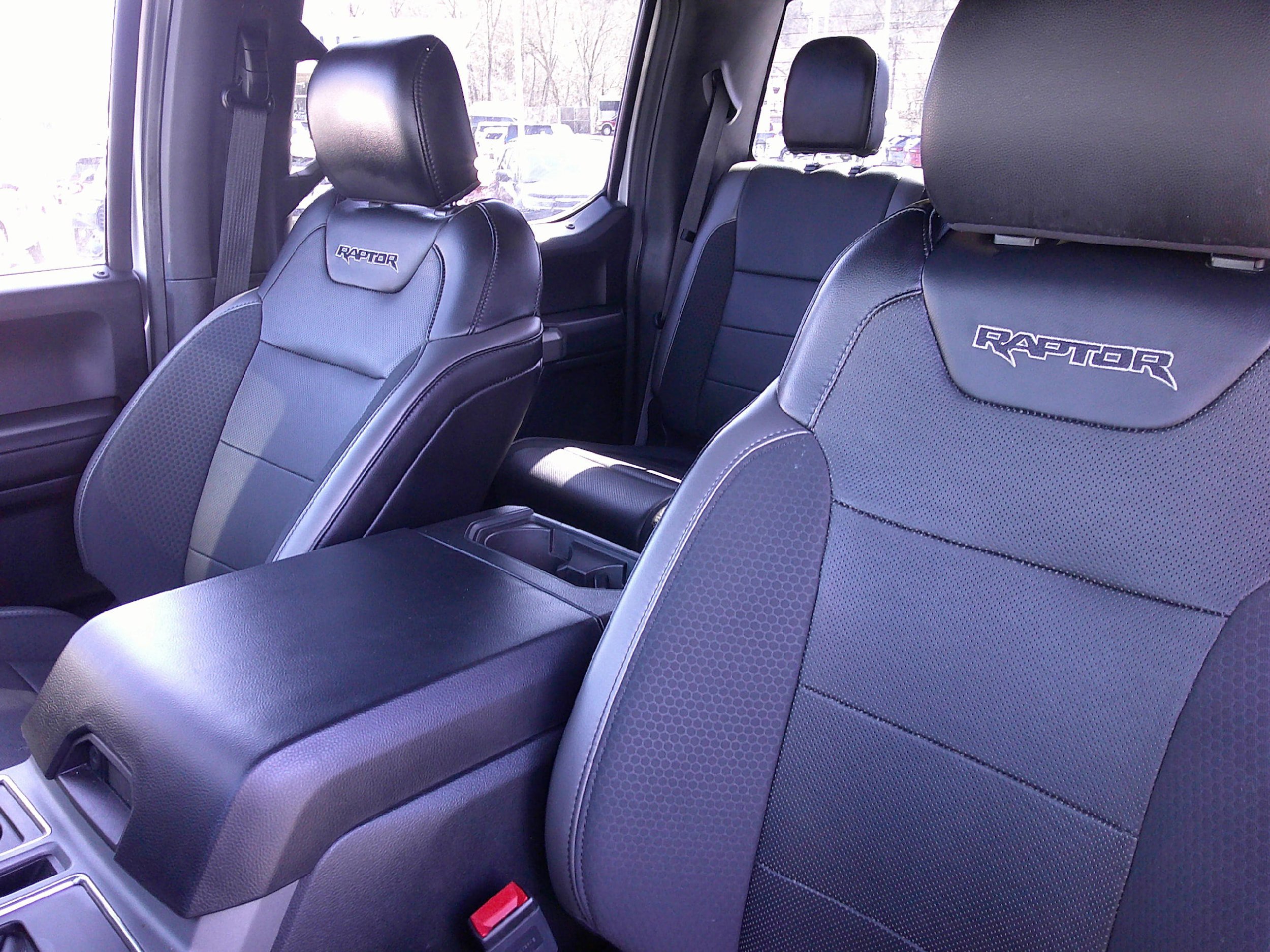 Used 2019 Ford F150 Raptor w/ Equipment Group 801A Mid image 8