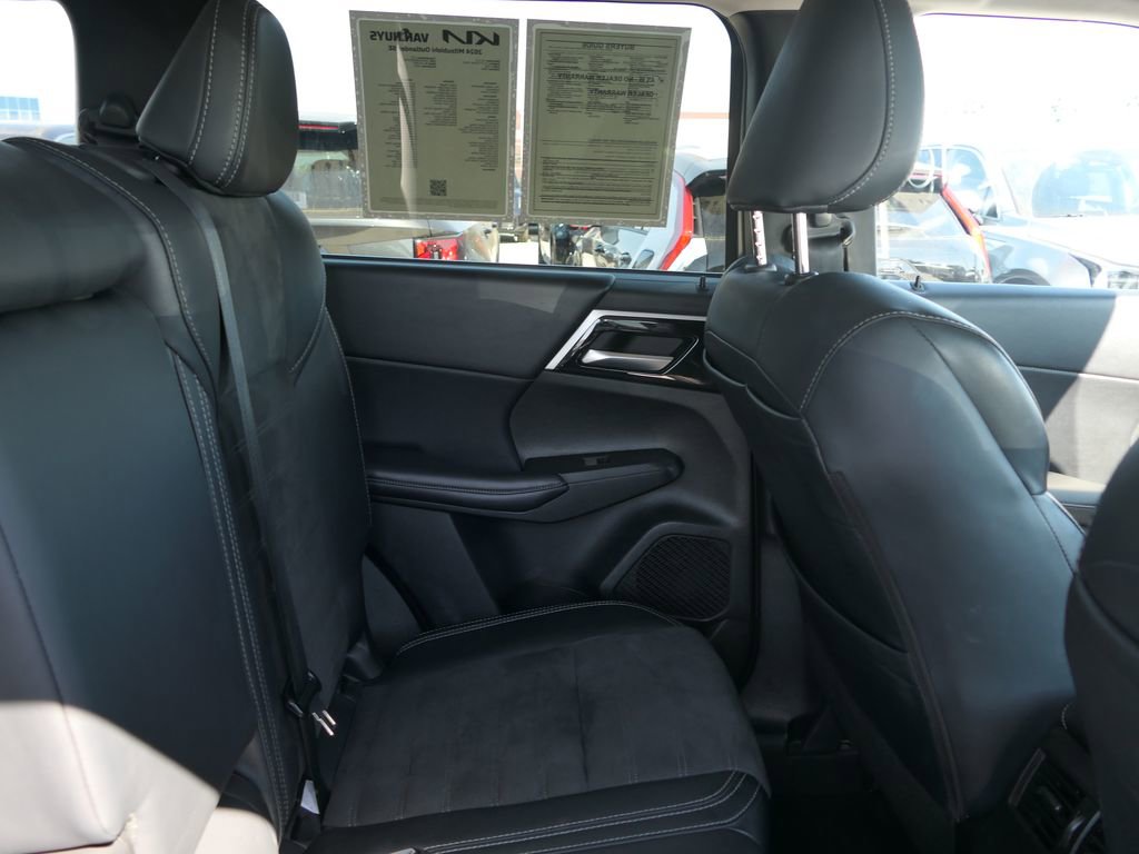 Used 2024 Mitsubishi Outlander SE AWD/4WD image 26