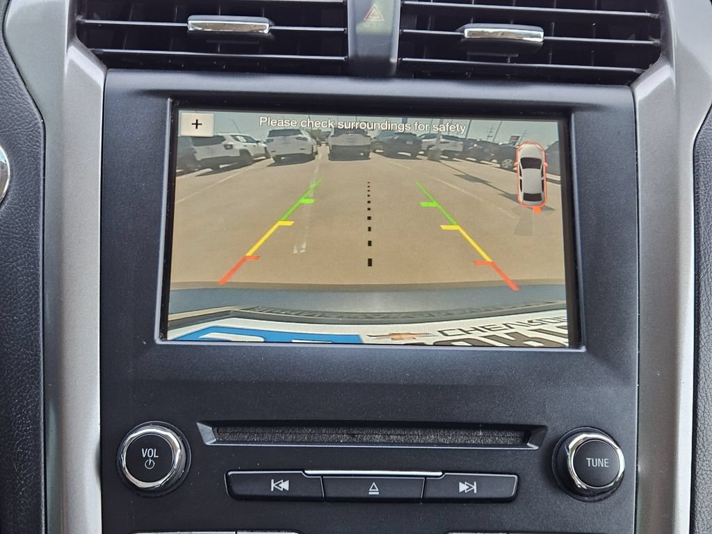 Used 2018 Ford Fusion SE w/ Fusion SE Technology Package FWD image 18