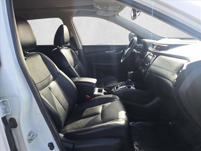Used 2018 Nissan Rogue SL w/ Premium Package image 19