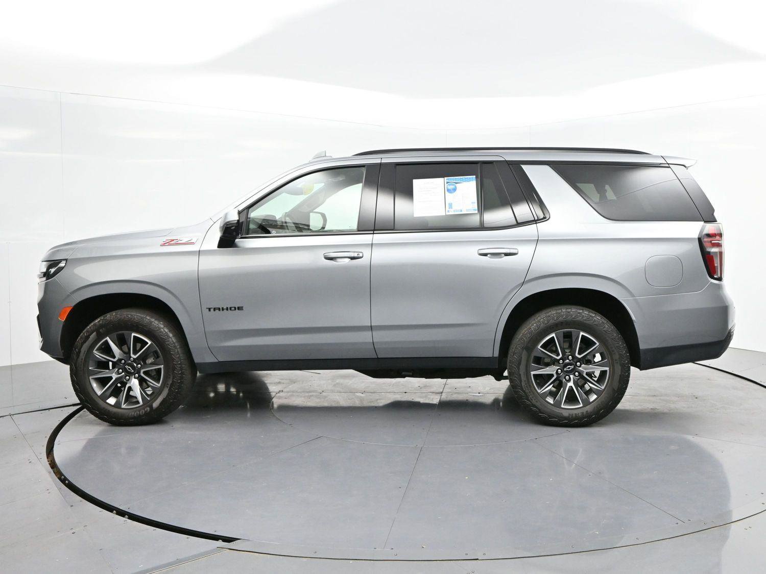 Used 2024 Chevrolet Tahoe Z71 w/ Luxury Package AWD/4WD image 4