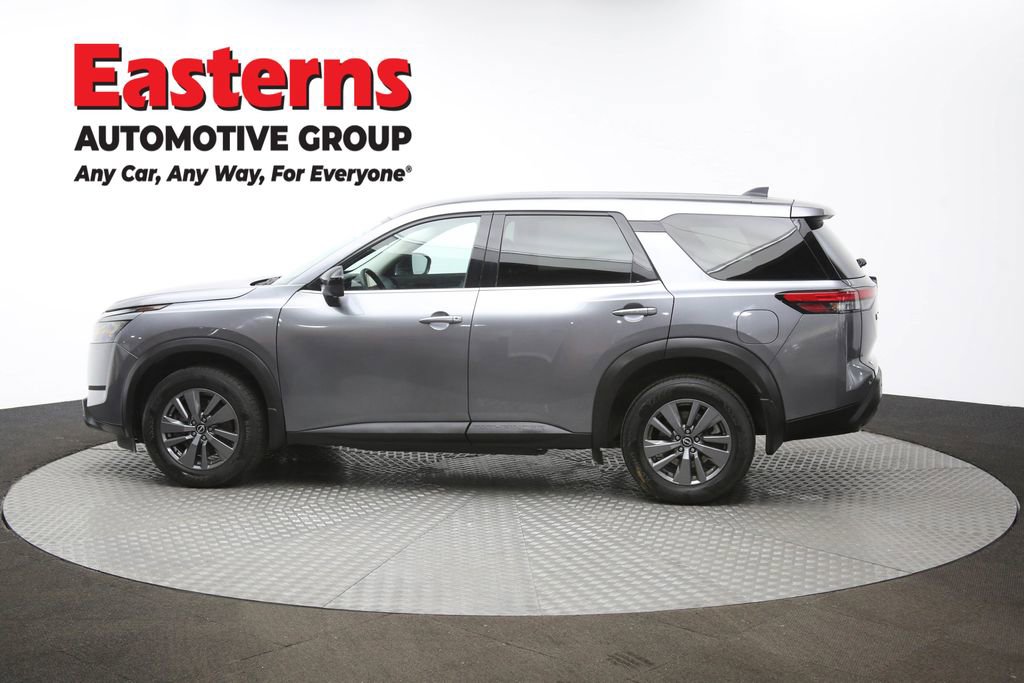 Used 2024 Nissan Pathfinder S image 60