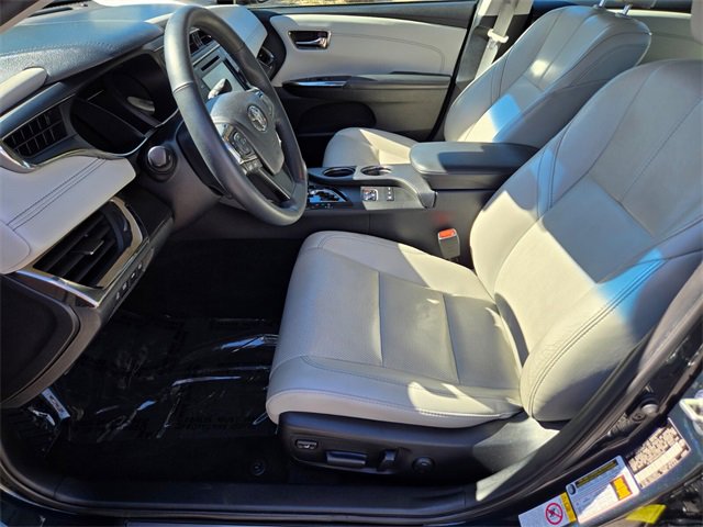 Used 2017 Toyota Avalon Limited image 13