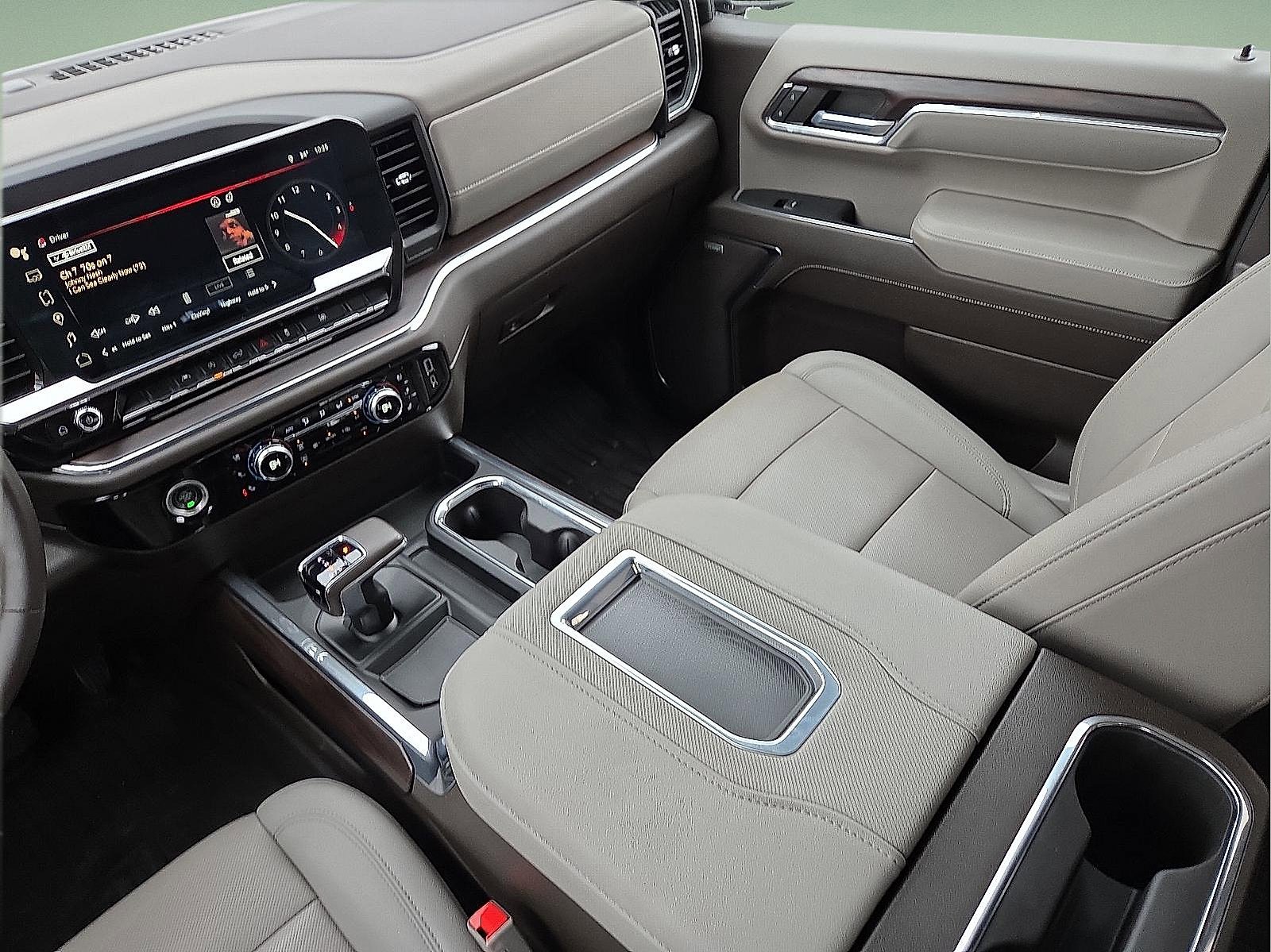 Used 2022 GMC Sierra 1500 SLT w/ SLT Convenience Package image 9