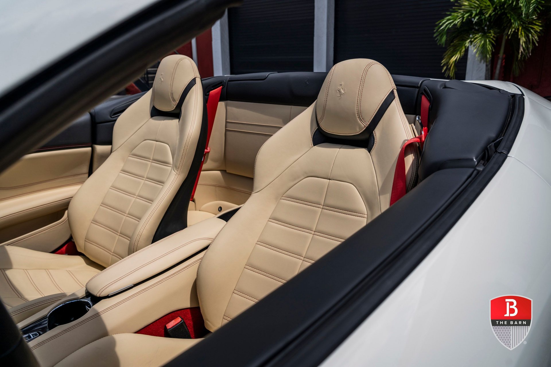 Used 2017 Ferrari California T RWD image 27