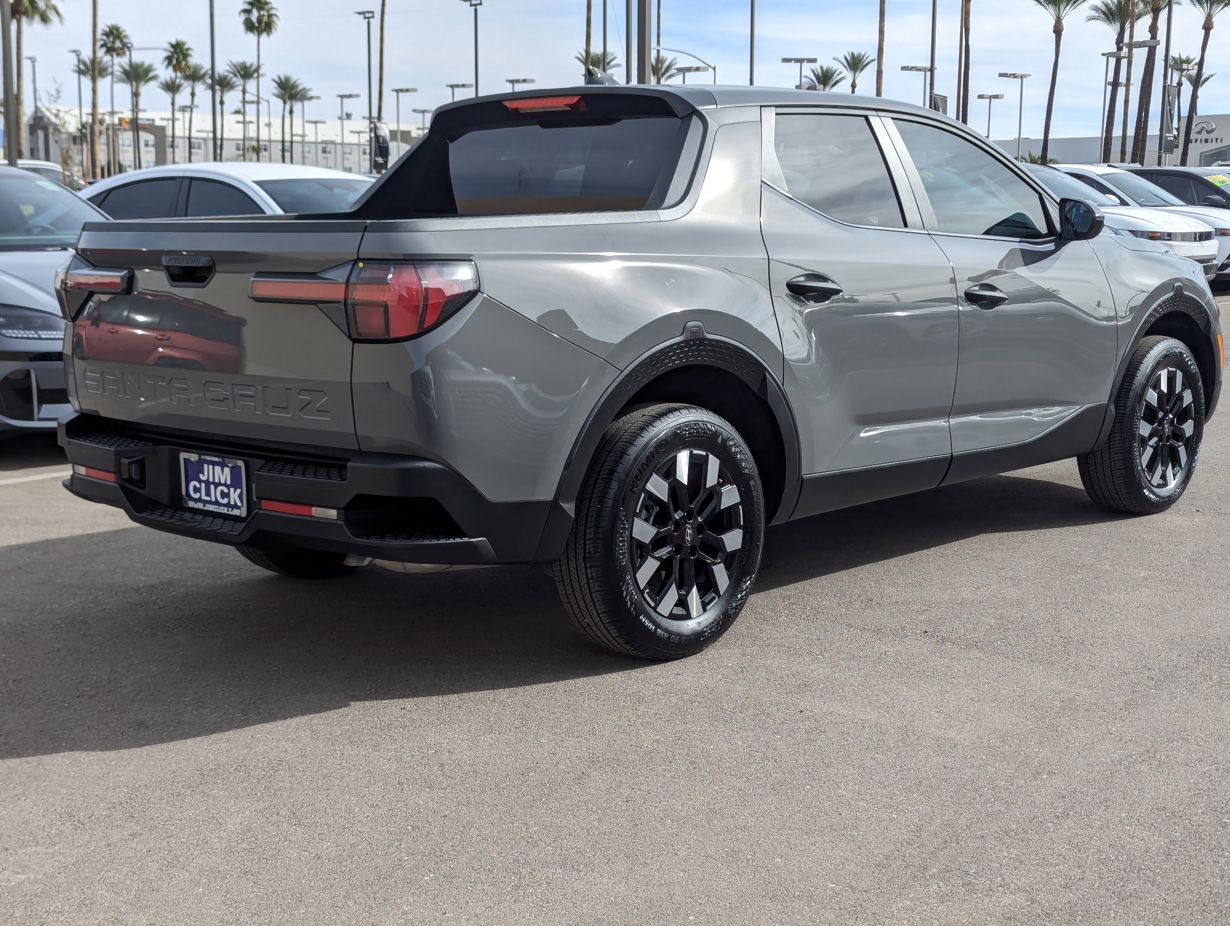 Certified 2025 Hyundai Santa Cruz SE image 2