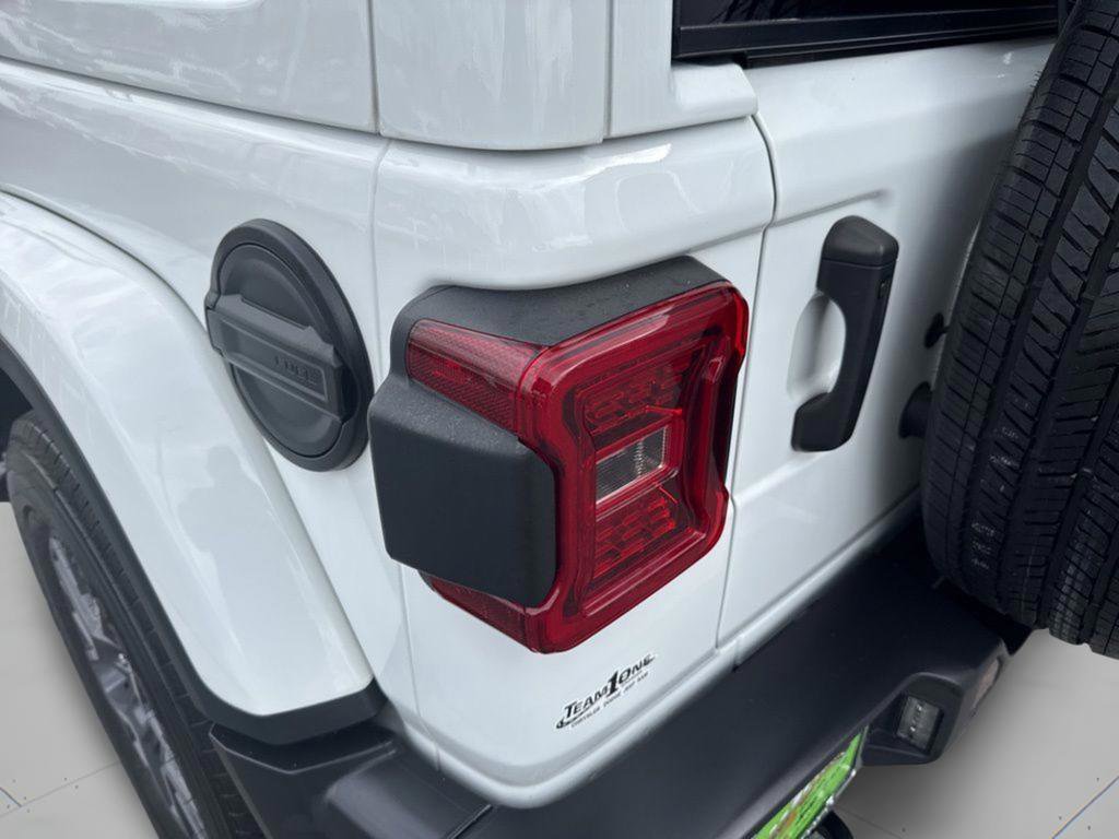 Used 2024 Jeep Wrangler Sahara w/ Technology Group image 14