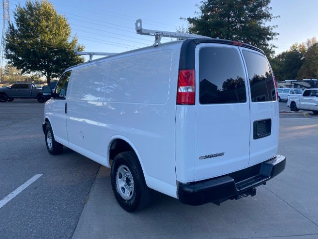 Used 2018 Chevrolet Express 2500 Work Van w/ Driver Convenience Package image 3