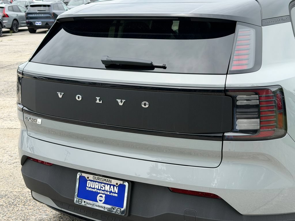 New 2026 Volvo EX30 Cross Country Ultra w/ Protection Package Premier AWD/4WD image 5