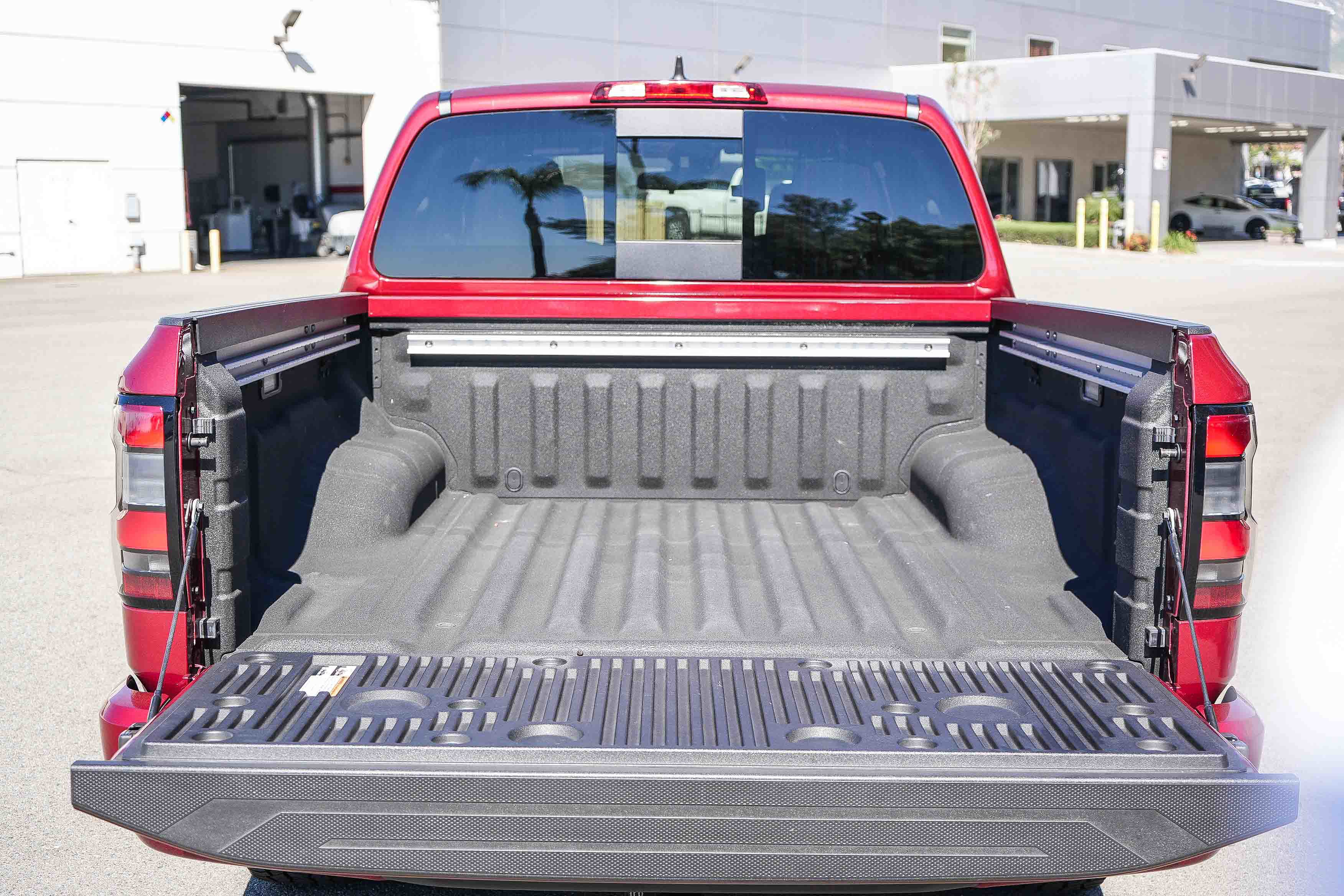 Used 2023 Nissan Frontier Pro-X w/ Pro Convenience Package image 25