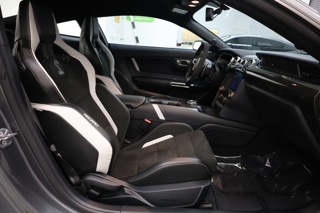 Used 2022 Ford Mustang Shelby GT500 w/ Carbon Fiber Track Pack RWD image 91
