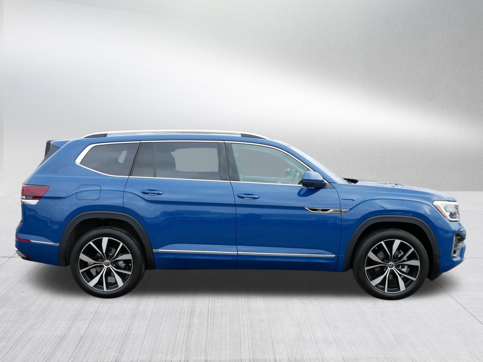 Certified 2025 Volkswagen Atlas SEL Premium R-Line AWD/4WD image 8