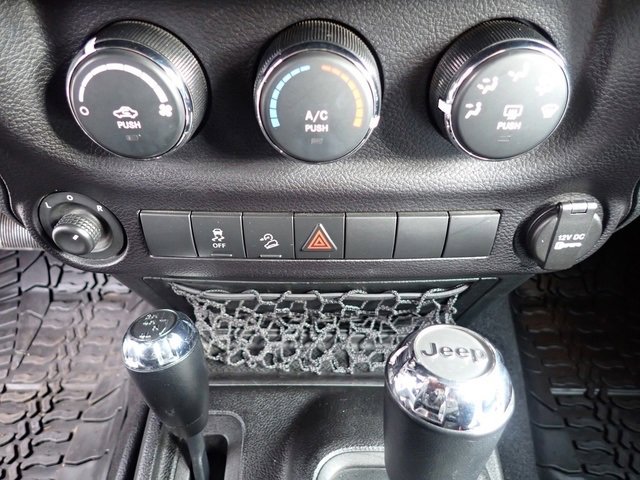 Used 2015 Jeep Wrangler Sport image 24