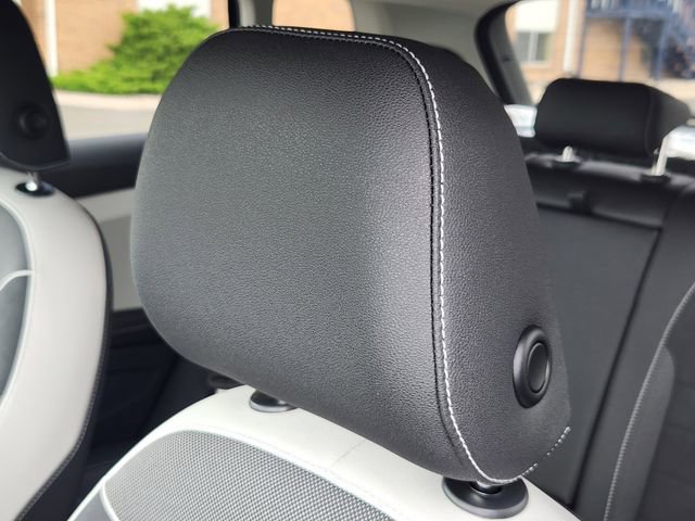 New 2025 Volkswagen Taos SE image 12