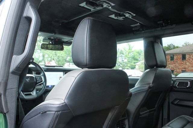 Used 2025 Ford Bronco Outer Banks AWD/4WD image 32