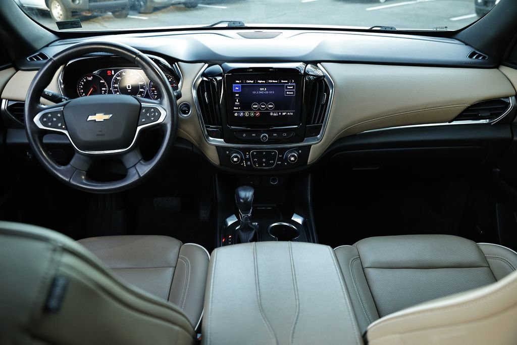 Used 2022 Chevrolet Traverse Premier image 16