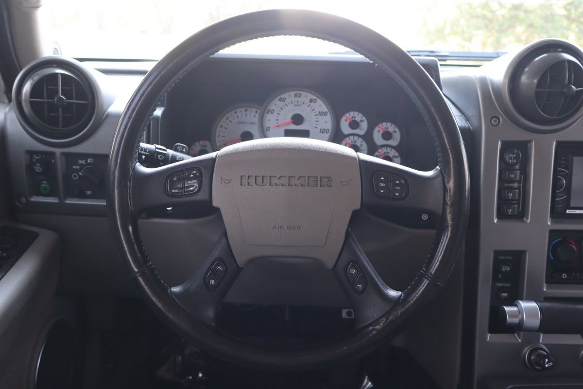 Used 2003 HUMMER H2 w/ Preferred Equipment Group AWD/4WD image 18