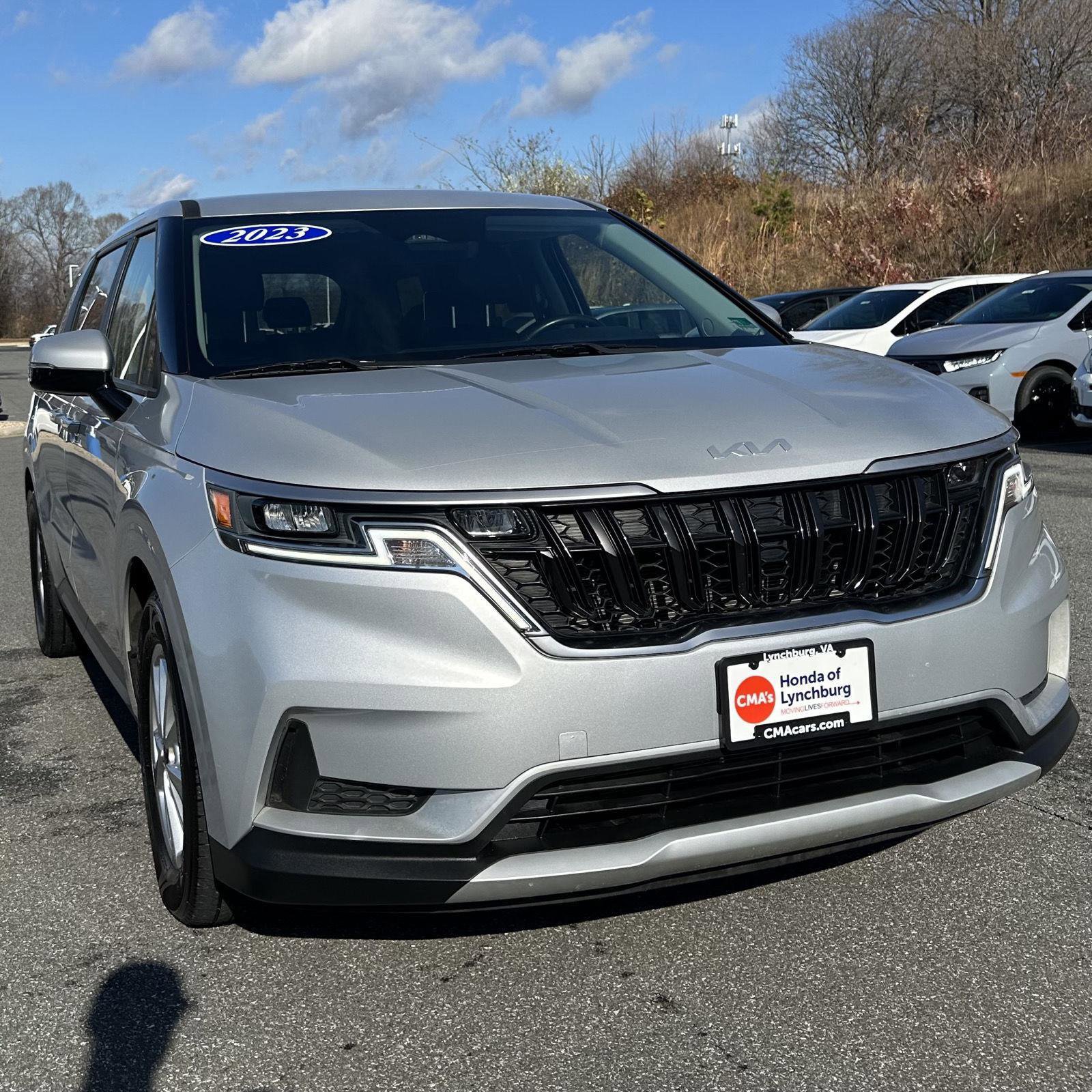 Used 2023 Kia Carnival LX w/ Paint Protection Package image 7