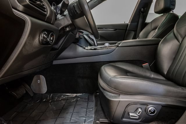 Certified 2022 Maserati Levante GT AWD/4WD image 11