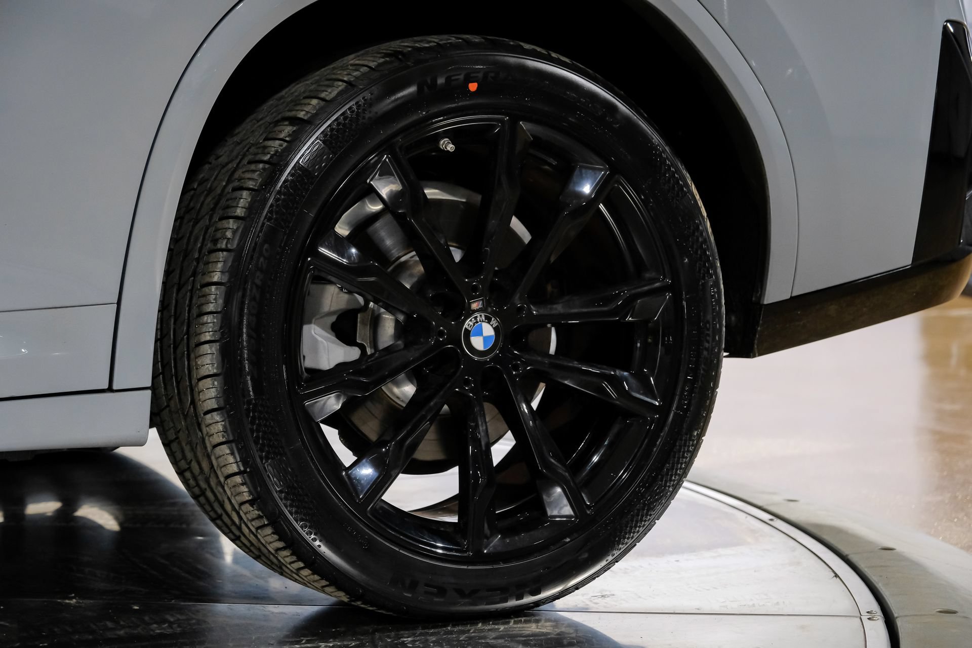 Used 2024 BMW X4 xDrive30i w/ M Sport Package AWD/4WD image 62