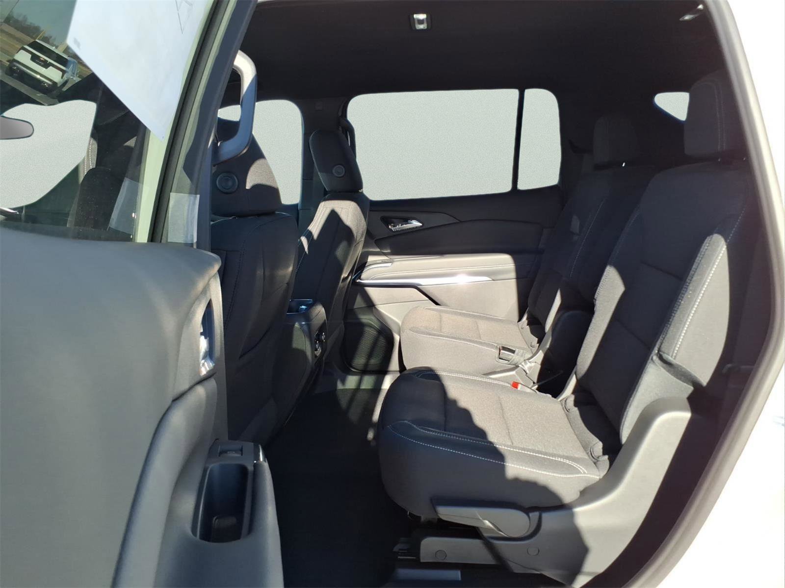 New 2026 Chevrolet Traverse LT image 9