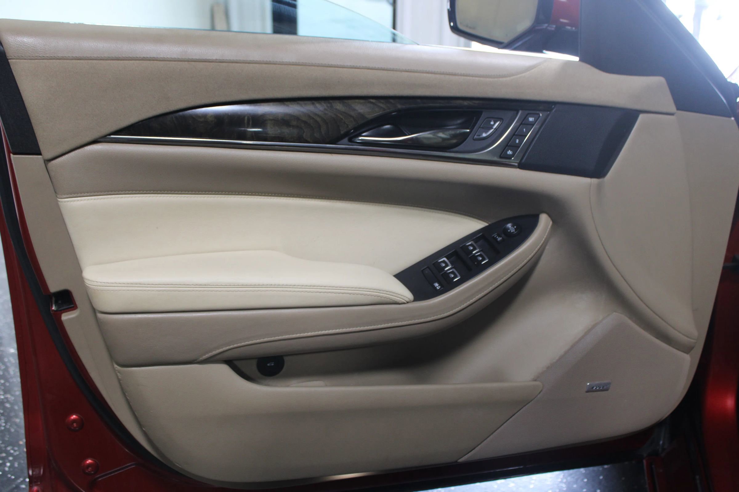 Used 2014 Cadillac CTS Luxury RWD image 7