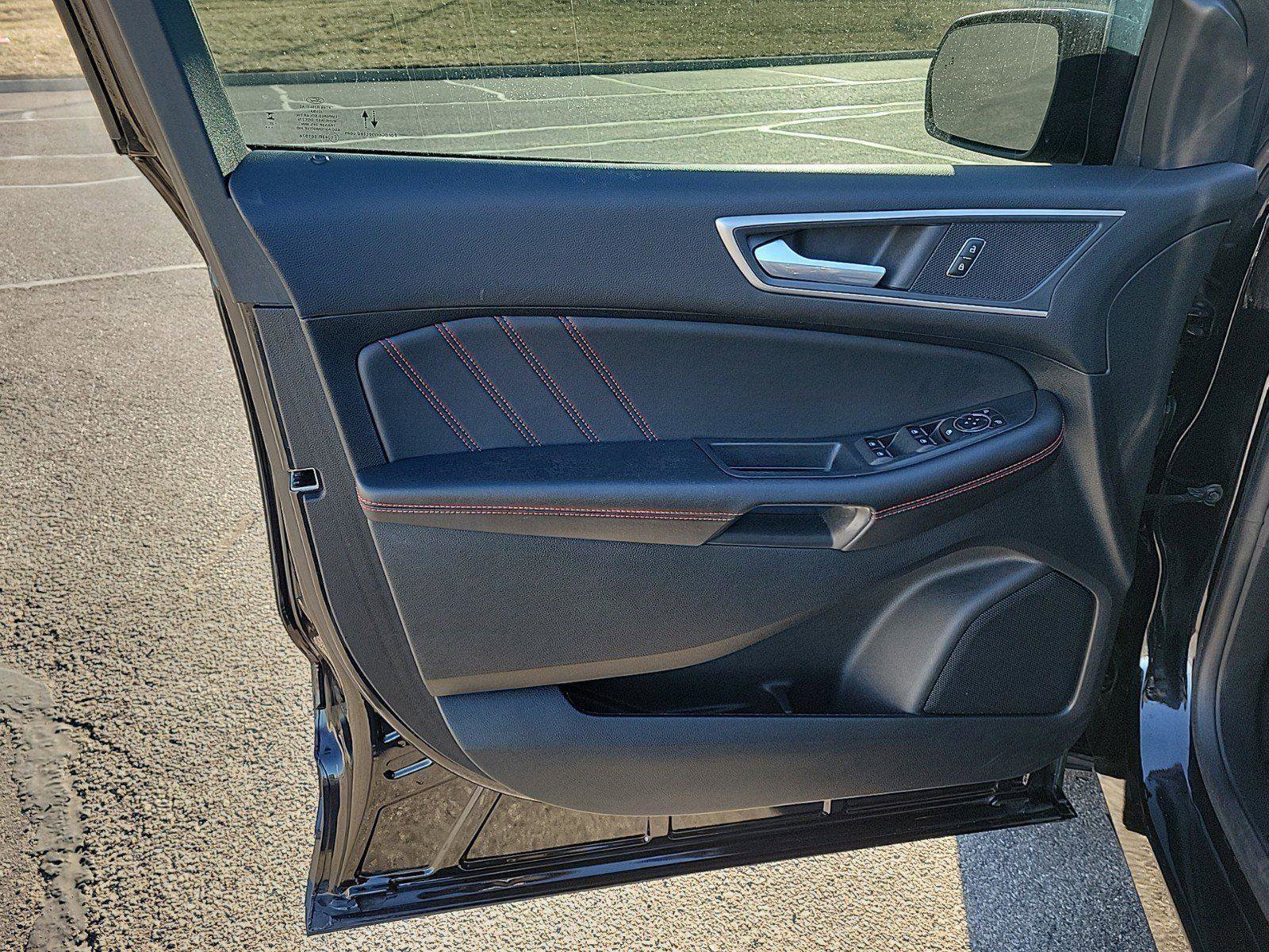 Used 2024 Ford Edge ST-Line image 18