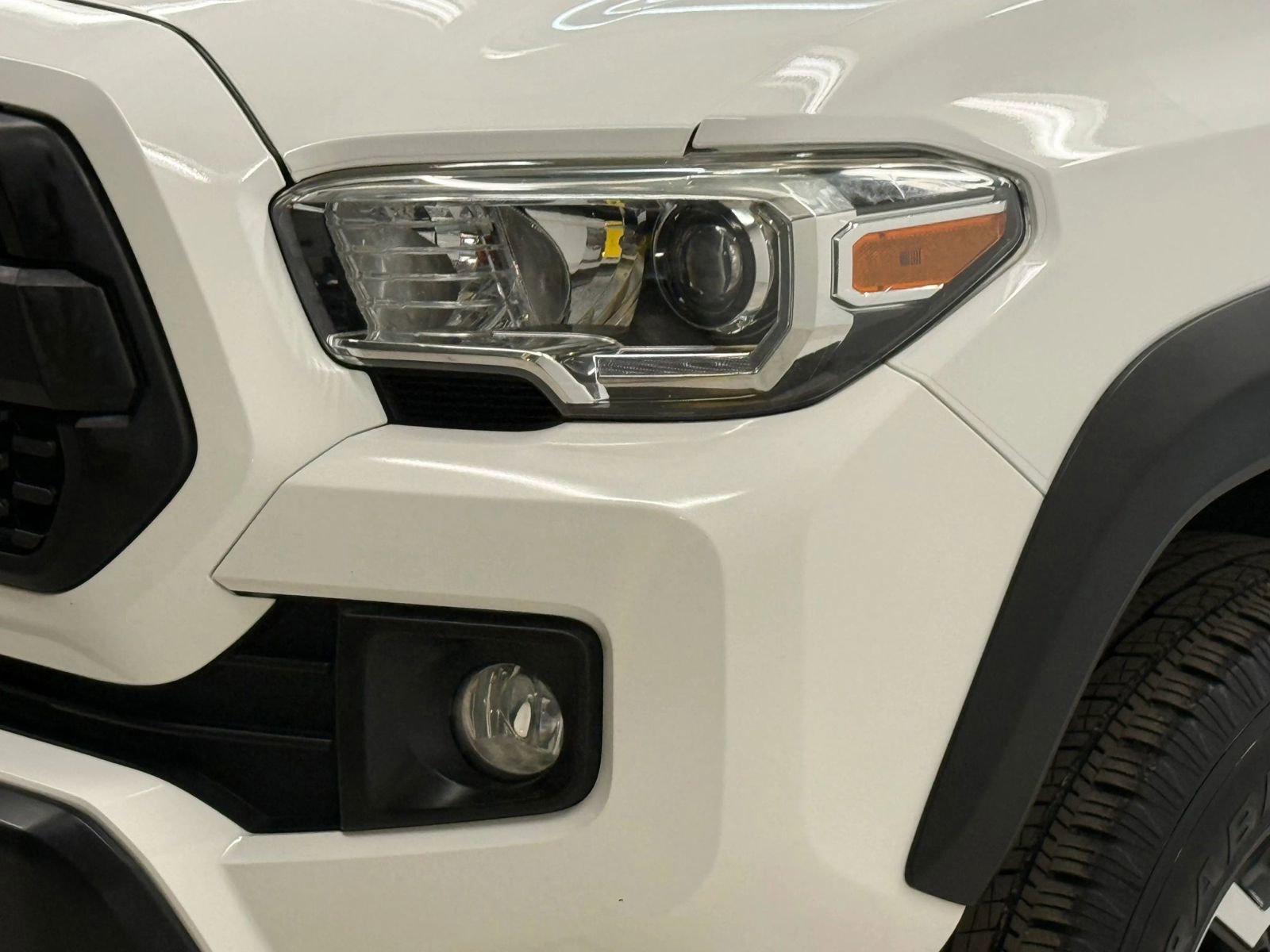 Used 2017 Toyota Tacoma TRD Off-Road w/ Tow Package (A/T) image 4