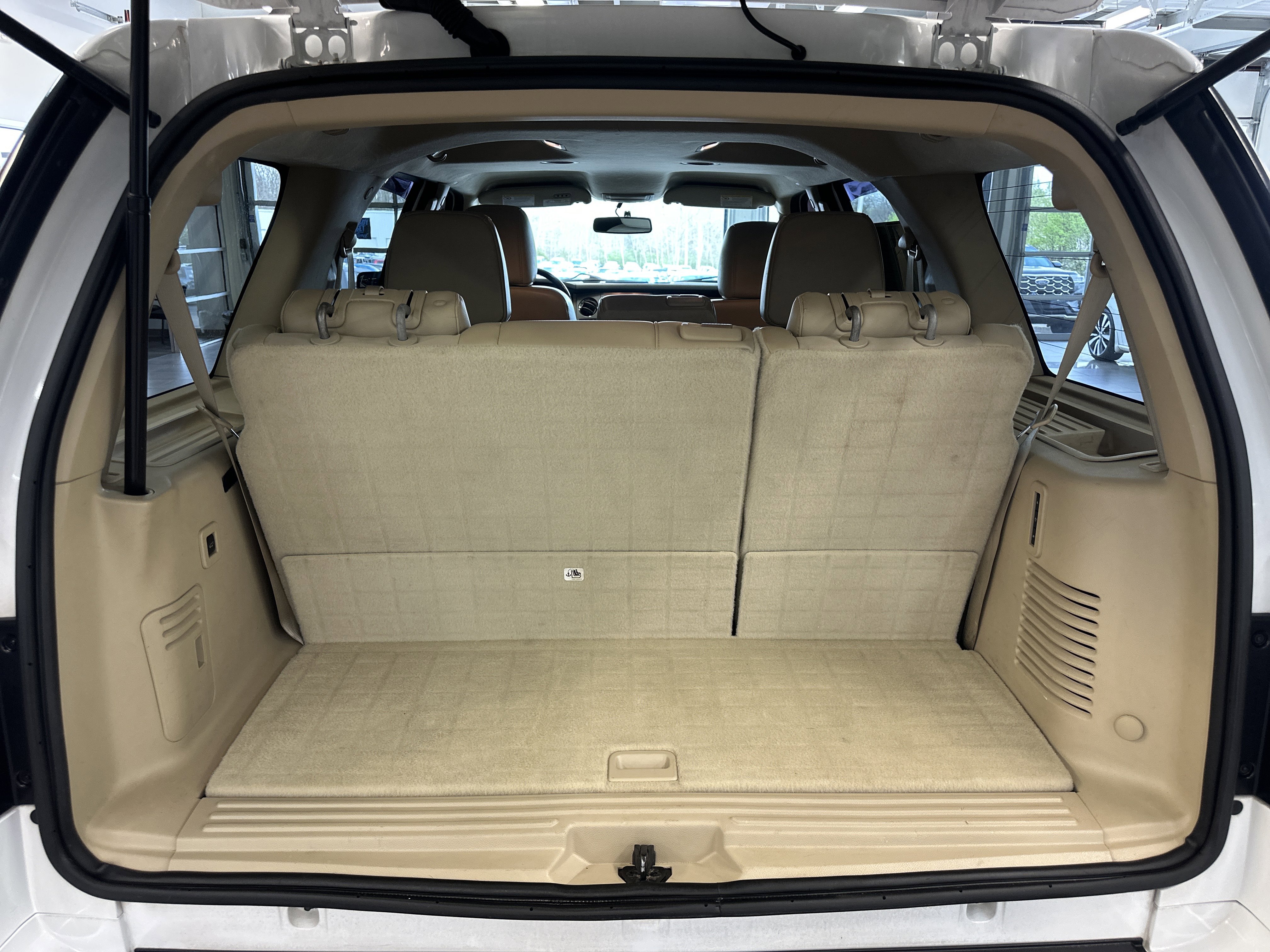Used 2016 Ford Expedition XLT w/ Equipment Group 202A image 7