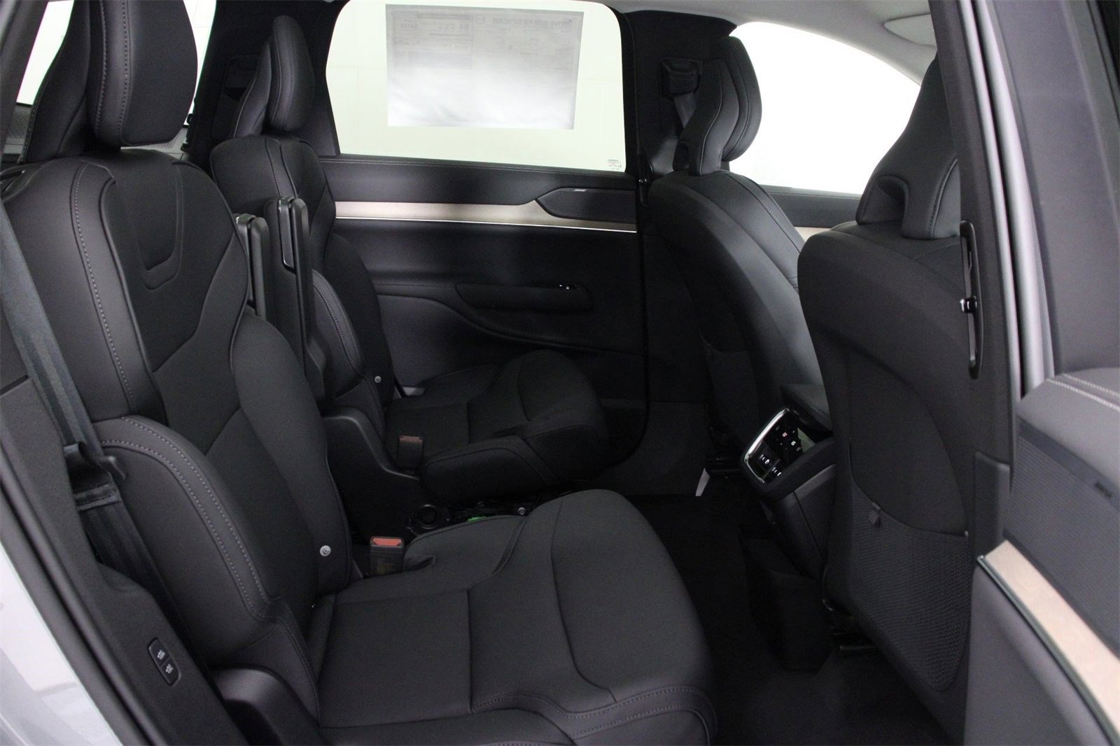 New 2025 Volvo EX90 Plus image 11