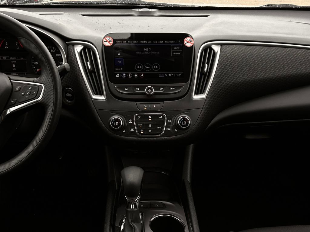 Used 2025 Chevrolet Malibu LT FWD image 17