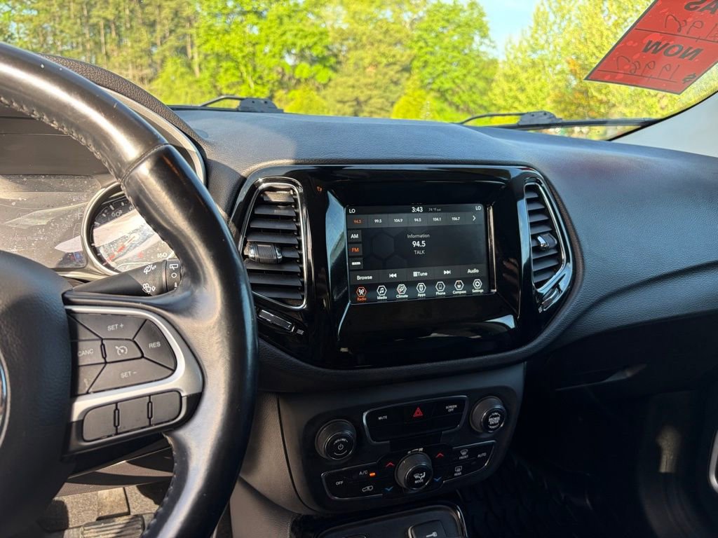 Used 2020 Jeep Compass Latitude image 21