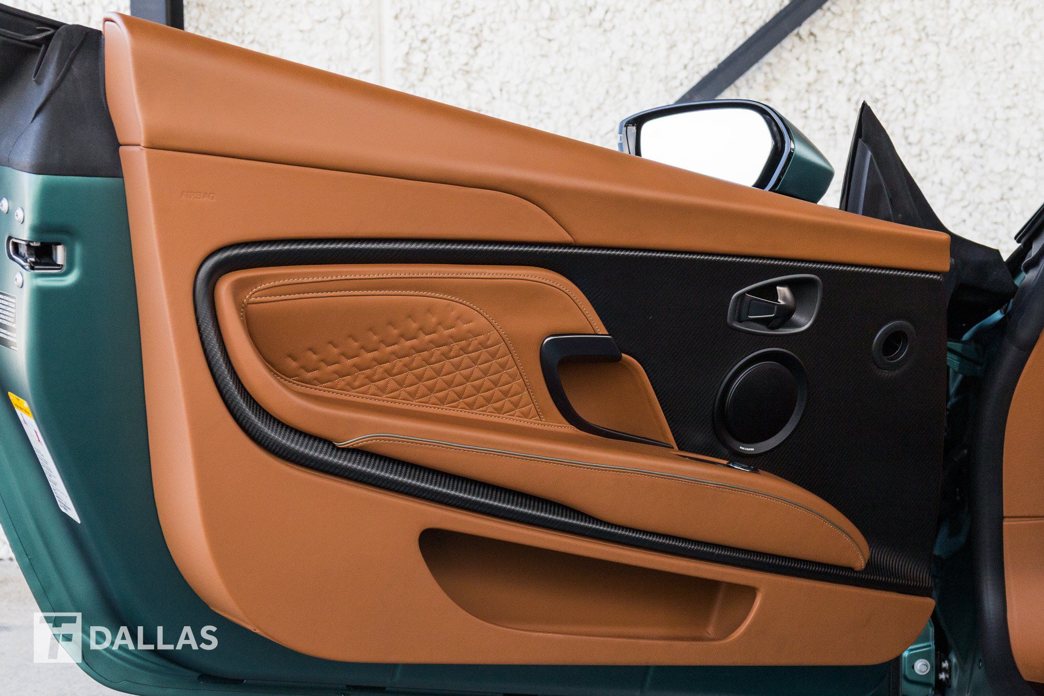 Used 2023 Aston Martin DBS Superleggera Volante RWD image 23