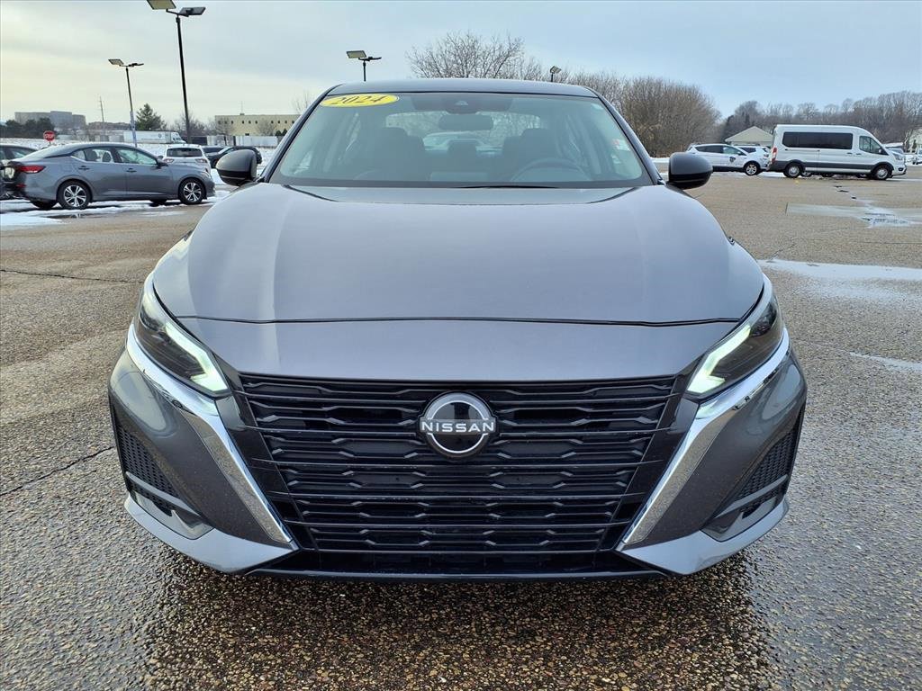 Used 2024 Nissan Altima 2.5 SV image 11