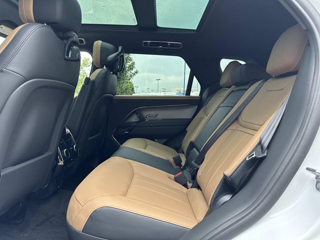 New 2026 Land Rover Range Rover Sport Dynamic SE AWD/4WD image 14