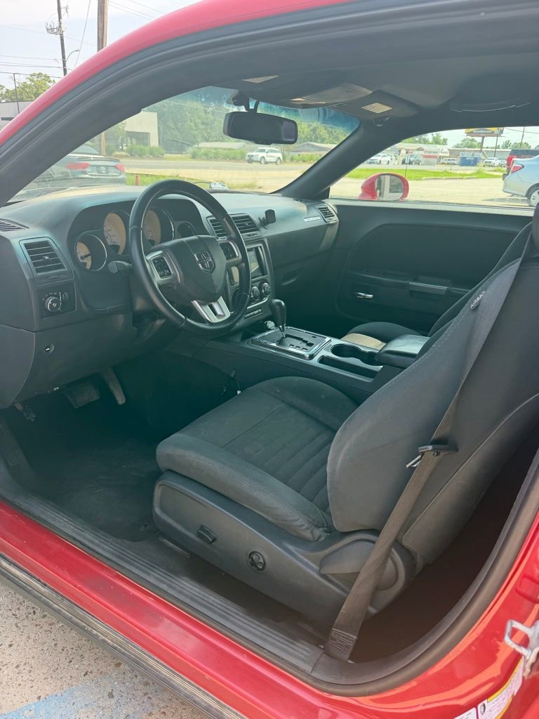 Used 2012 Dodge Challenger R/T RWD image 9