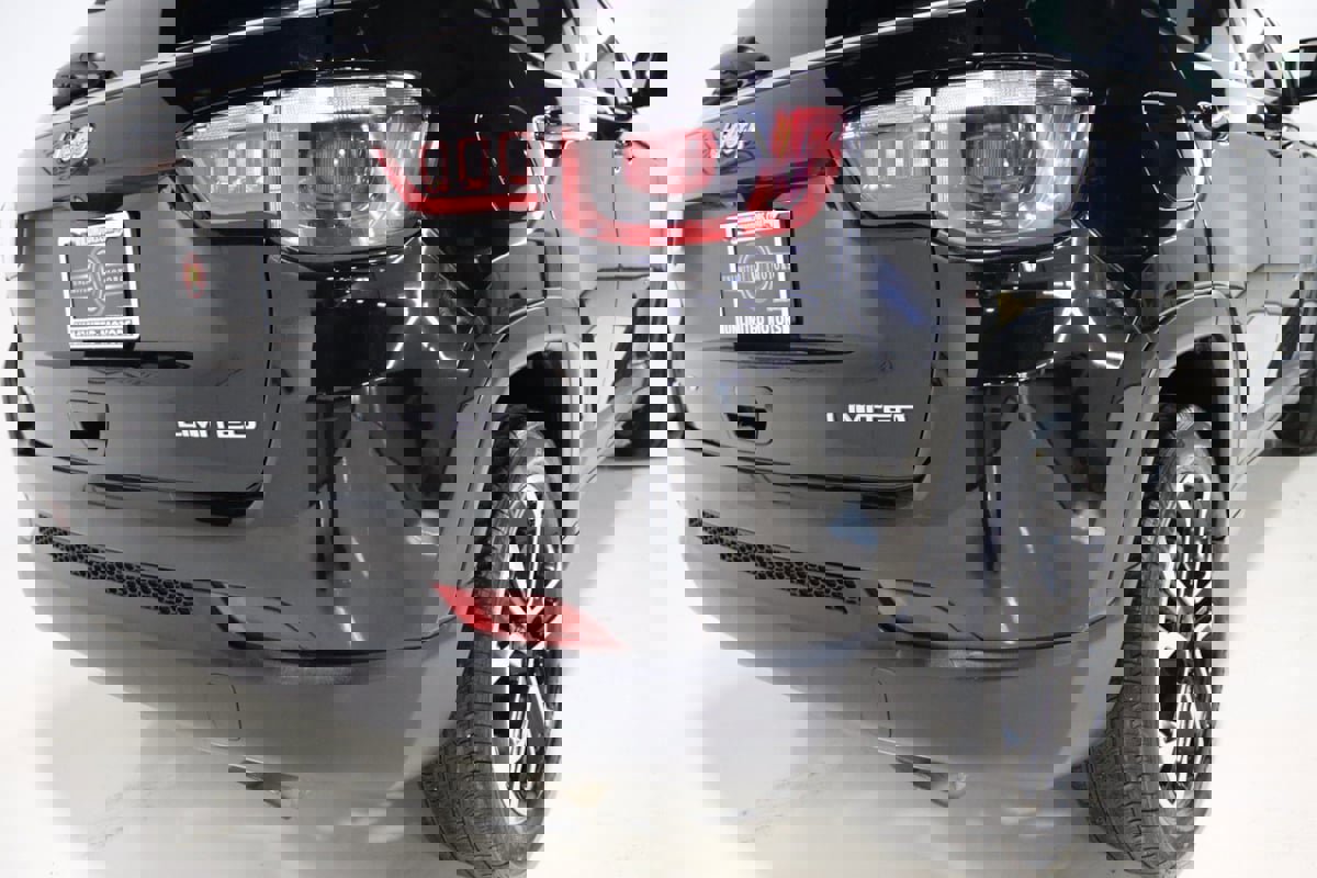 Used 2022 Jeep Compass Limited image 71