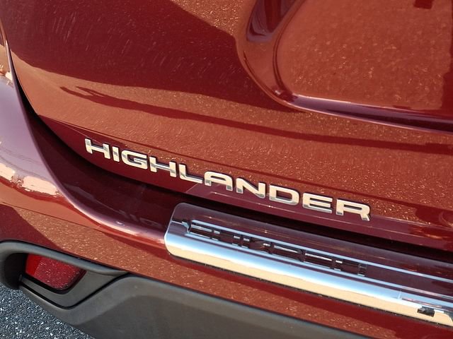 Used 2022 Toyota Highlander XLE AWD/4WD image 29
