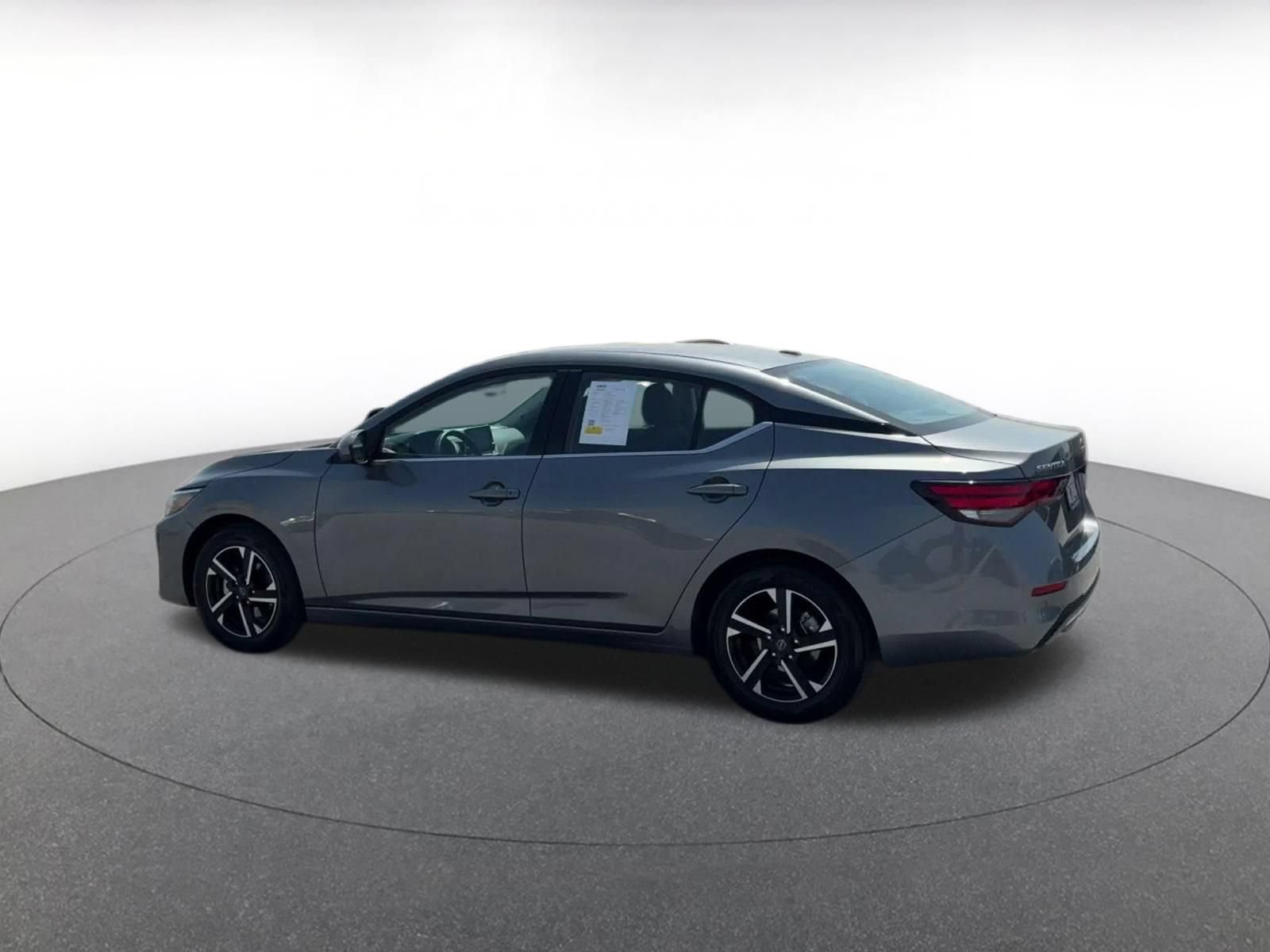 Used 2025 Nissan Sentra SV FWD image 10
