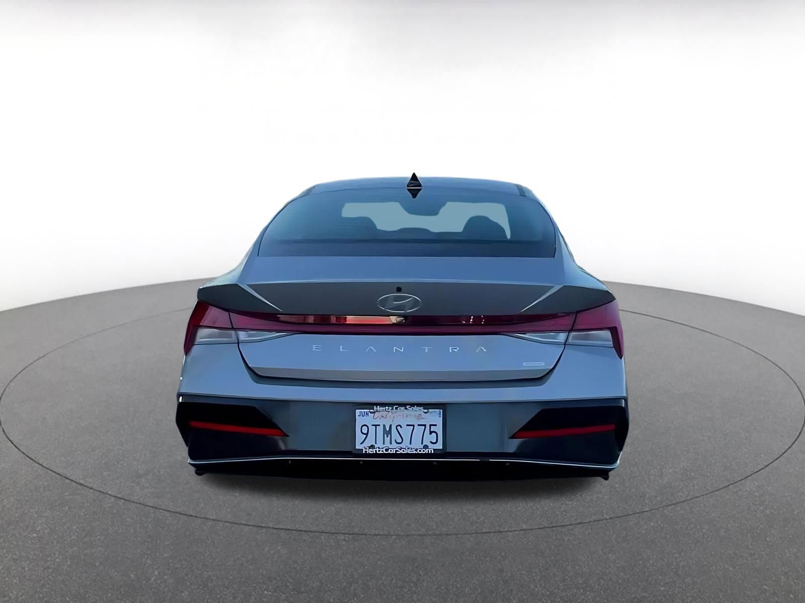 Used 2025 Hyundai Elantra Limited image 12