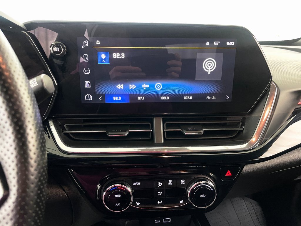 Certified 2025 Chevrolet Trax RS w/ Driver Confidence Package image 30