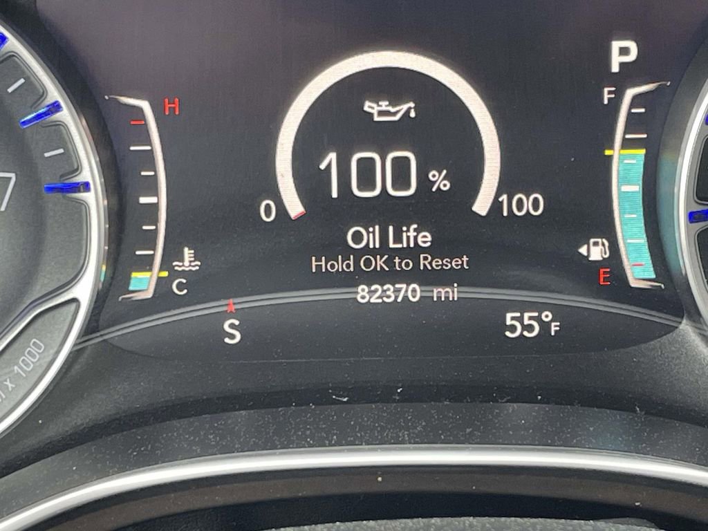 Used 2018 Chrysler Pacifica Touring-L Plus w/ Tire & Wheel Group image 30