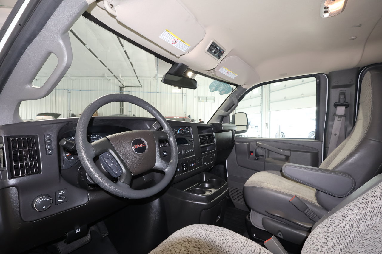 Certified 2025 GMC Savana 3500 LT w/ LT Preferred Equipment Group RWD image 8