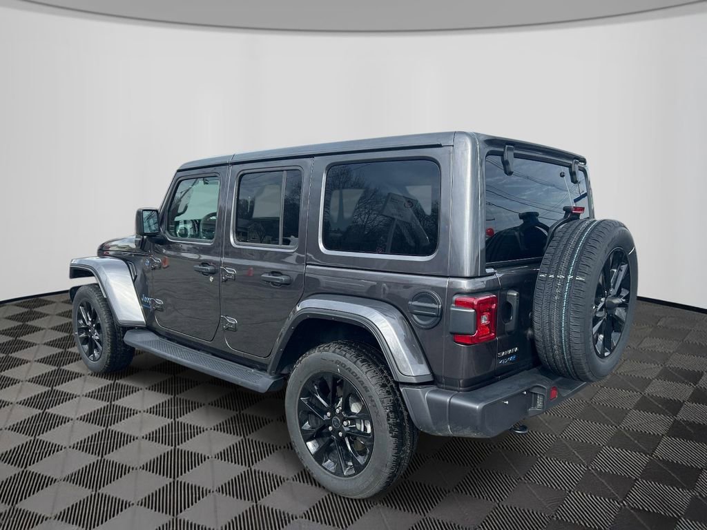 Used 2025 Jeep Wrangler Sahara image 7