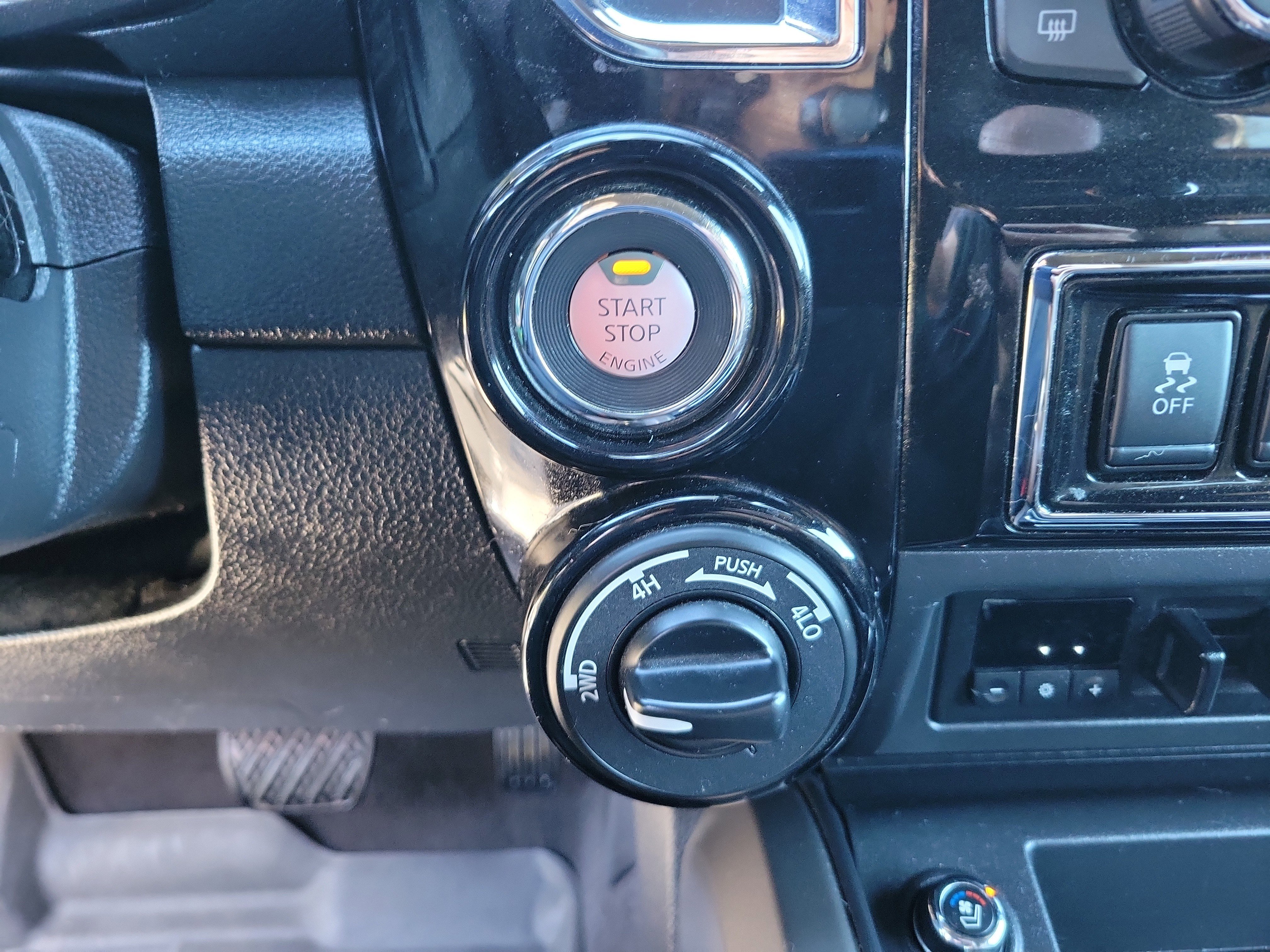 Used 2023 Nissan Titan Platinum Reserve w/ Moonroof Package image 13