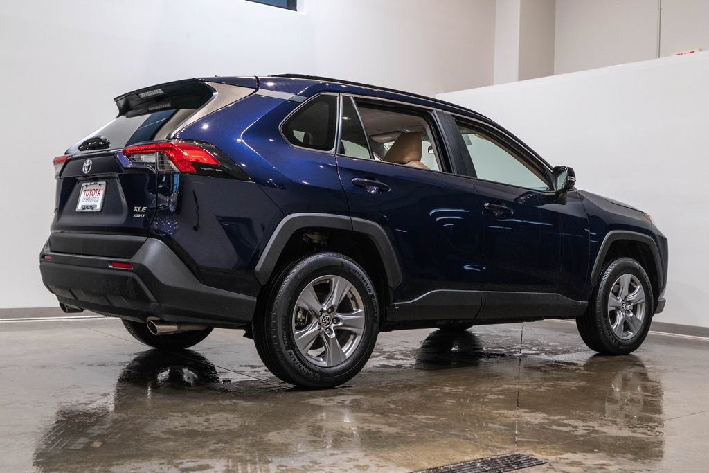 Used 2025 Toyota RAV4 XLE AWD/4WD image 9