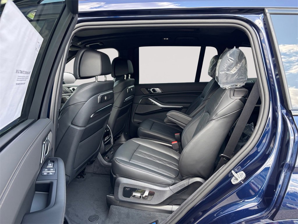 New 2026 BMW X7 M60i image 13