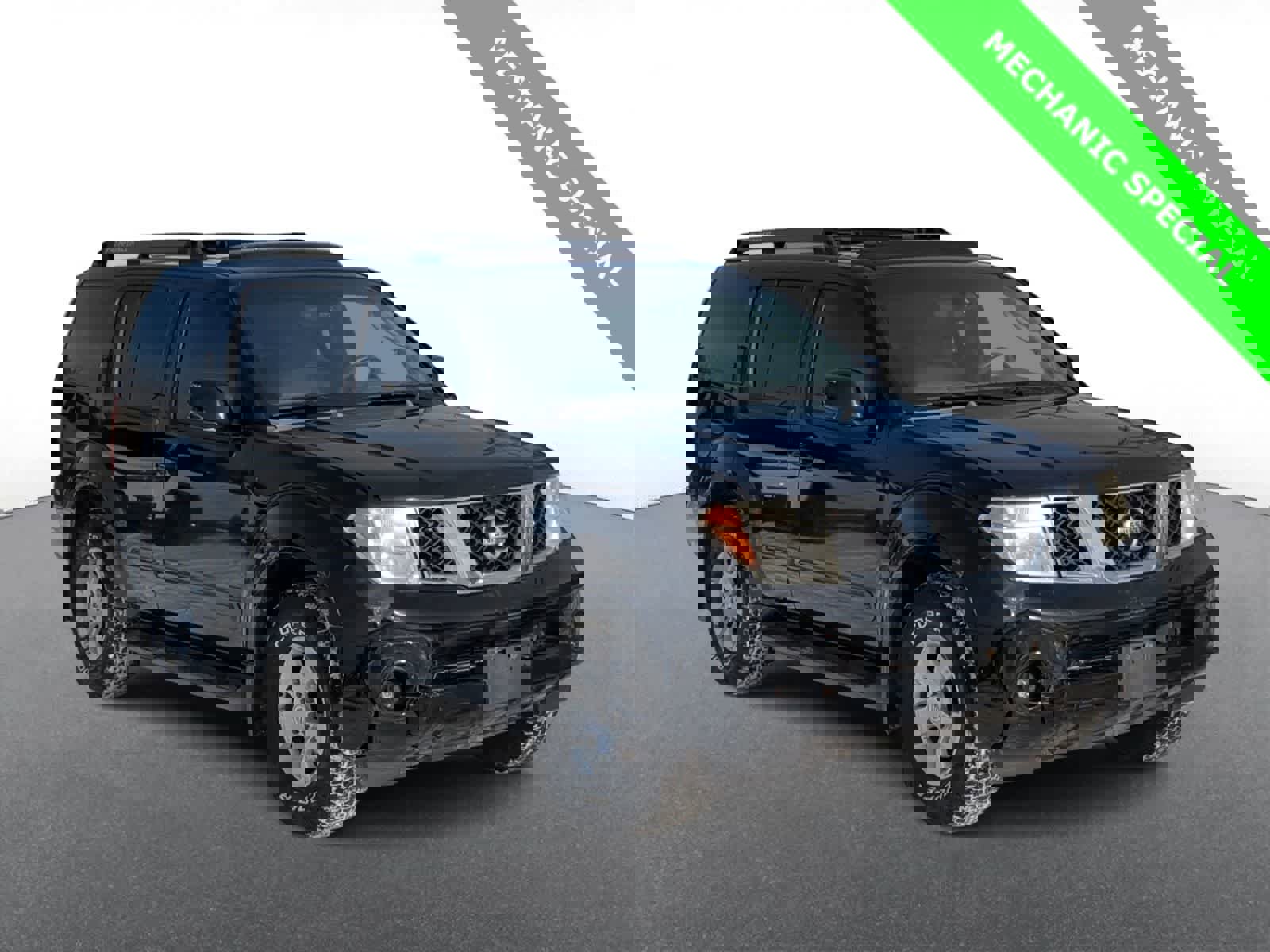 Used 2007 Nissan Pathfinder SE w/ SE Premium Pkg image 2